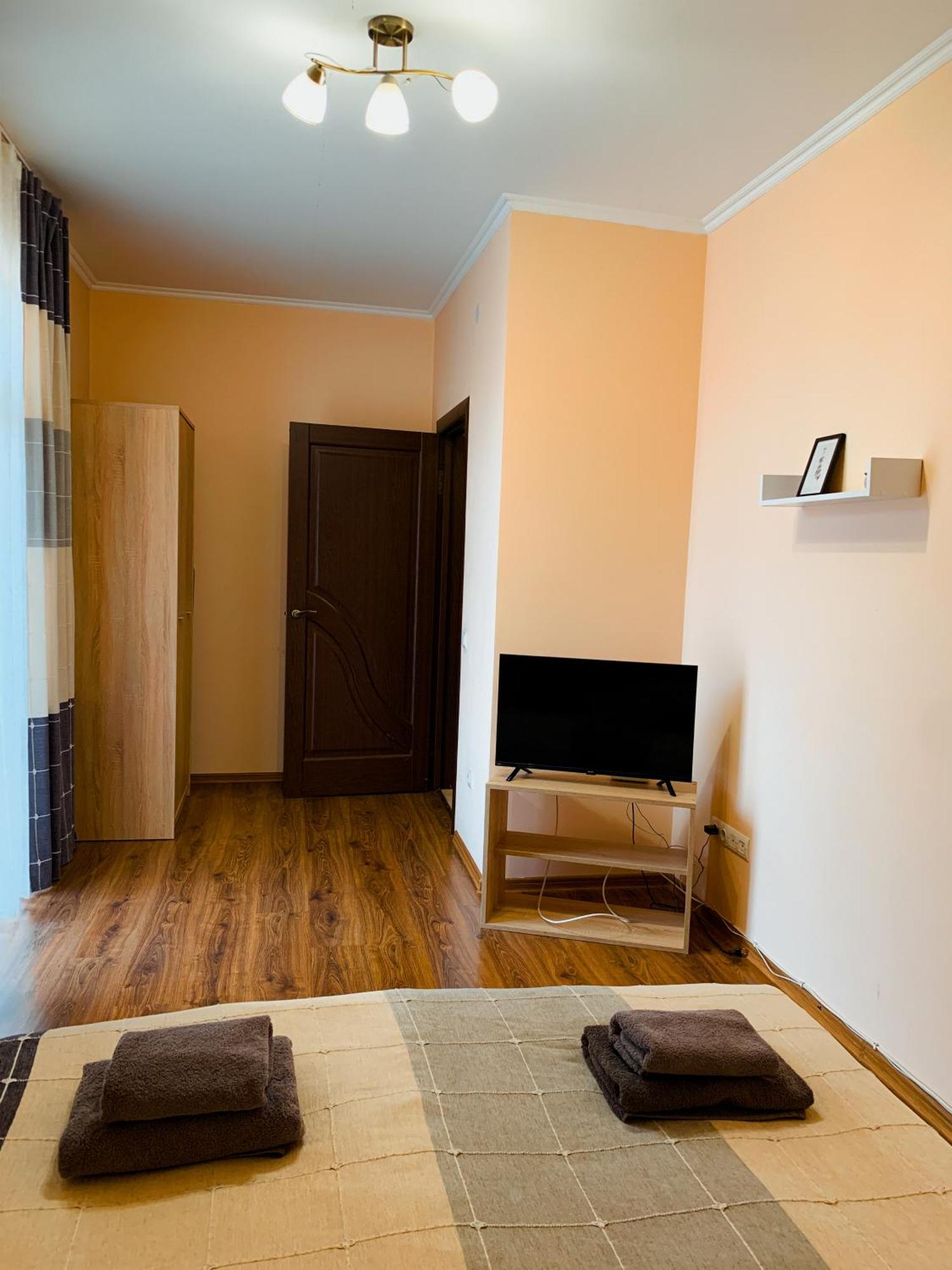 Apartments Domovik Мостова 5 Кв 38 Mukatschewo Exterior foto